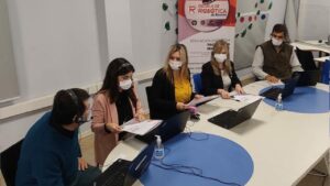 Firma de convenio entre la Escuela de Robótica, Silicon Misiones y la UNaM