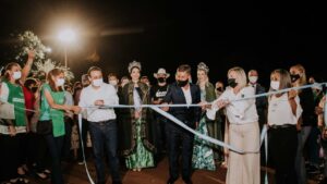El gobernador acompañó la inauguración de la Fiesta de la familia yerbatera