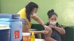 Tercera dosis: Quienes deben vacunarse?