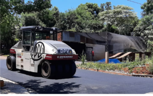 Vialidad Provincial asfalta el intercambiador del acceso a Cien Hectáreas