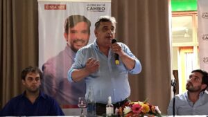 Negri: «El país necesita cambiar de dirección»