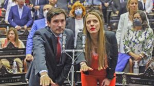 Arjol y Klipauka juraron como Diputados Nacionales