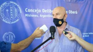 Loreiro renunció a su banca para asumir como diputado provincial