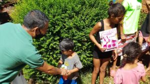 Cáritas Catedral entregó juguetes de la campaña Navidad es NaviDAR