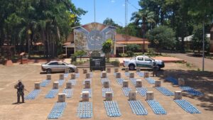 Contrabandista de cigarrillos embistió un control de GN y se dio a la fuga