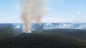 Continúan sofocando incendios en distintas partes de la provincia