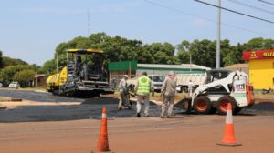 Se asfalta la etapa final de la Av. Gendarmería en Oberá