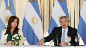Argentina sigue bajando en el ranking de los países menos corruptos