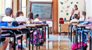 Hoy 800 mil alumnos arrancan las clases en CABA y Mendoza