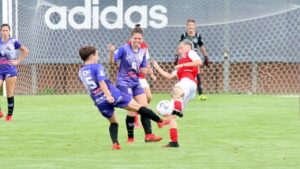 Orgullo misionero: Las Decanas lo dejaron todo pero no pudieron con Independiente