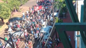 Vecinos del Km 11 se manifestaron frente a la CELO