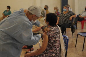 Vacunación en los barrios contra el Covid