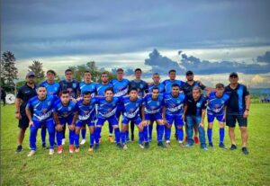 Con toda la emoción, la pelota comenzó a rodar