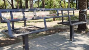 El Concejo Deliberante pidió que se instalen bancos inclusivos en los espacios públicos