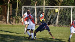 Atlético Oberá y River de Santa Rita se alejan, Iguazú sigue en soledad.