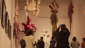 Andrés Paredes inauguró su muestra y presentó su libro en el Museo de la FAyD