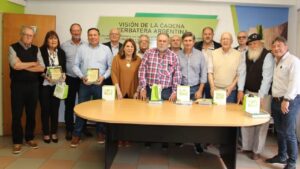 El INYM homenajeó a los integrantes del primer Directorio en el acto por sus 20 años