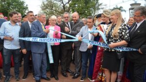Una multitud visitó el Parque de las Naciones en la primera noche de la 42FNI