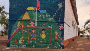 Mural de concienciación sobre el abuso en las infancias y adolescencias