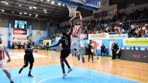 OTC batalló, pero Instituto se quedó con la victoria