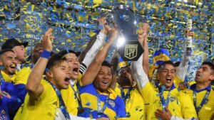 Boca gritó campeón gracias a una mano de River