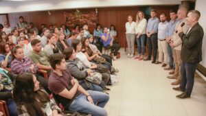 Capacitarán a beneficiarios de planes sociales para la inserción laboral en el sector turístico