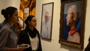 Inauguraron la muestra «Encuentro de Raíces» en el Museo de la FAyD