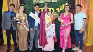 Adriana Viana fue coronada reina de los estudiantes viereños