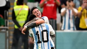 Argentina le ganó 2-0 a México y se pone en carrera en el Mundial