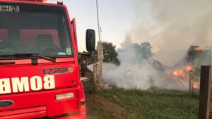 Una vivienda fue consumida en su totalidad por el fuego en el barrio San José