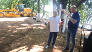 El gobernador Herrera Ahuad entregó maquinaria vial al municipio de Panambí