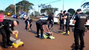 Persecución policial en ruta Nacional 14 culminó con el despiste de un auto repleto de droga