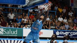 A puro corazón, el Celeste se quedó con el triunfo ante Atenas