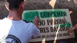 Intervención urbana “Aquí comienza el Río, no lo contamines”