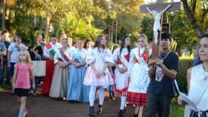Gran concurrencia en el Vía Crucis del Parque de las Naciones