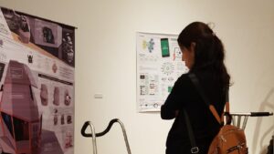 El Museo FAyD expone una muestra con producciones de Diseño Industrial.