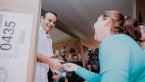 “Lo más importante es poder seguir eligiendo en democracia”, dijo Herrera Ahuad al emitir su voto