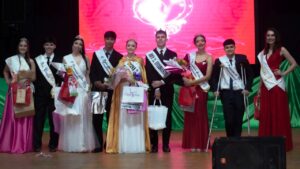 Los estudiantes obereños eligieron a sus reyes!