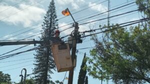 La CELO comenzó a restablecer el servicio de alumbrado público en la ciudad