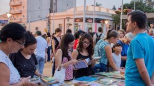 Feria del Libro Usado y 1° Feria de Uniformes y Útiles Escolares en la peatonal cultural