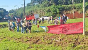 Yerbateros se manifiestan en el Cruce Karaben