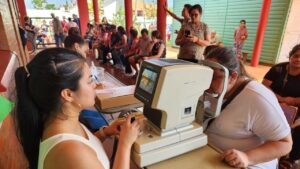 Mirar Mejor atendió a decenas de vecinos obereños