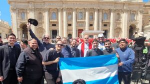 El Padre Aches presente en la Misa de Excequias del Papa Francisco en Roma