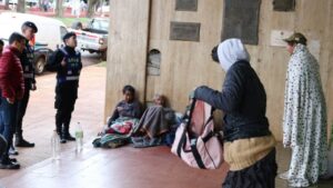 Asisten a personas en situación de calle ante la ola polar