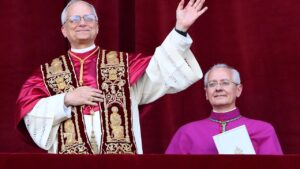 Robert Francis Prevost es elegido Papa: toma el nombre de León XIV