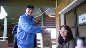 Passalacqua: «Hoy la urna habla. Habla el que tiene que hablar, que es el pueblo».