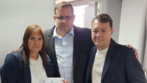 Cacho Bárbaro: «Somos los únicos tres diputados que no estamos de acuerdo con el gobierno nacional».