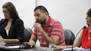 Ramírez: «Los que se van no tienen convicciones»