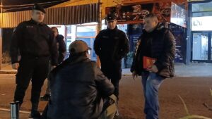 Operativo Frío: recorren las calles obereñas para ayudar a personas en situación de calle