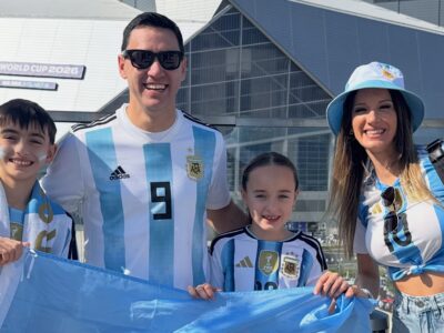 La familia Okulovich vivió el sueño de alentar a la Selección desde la tribuna
